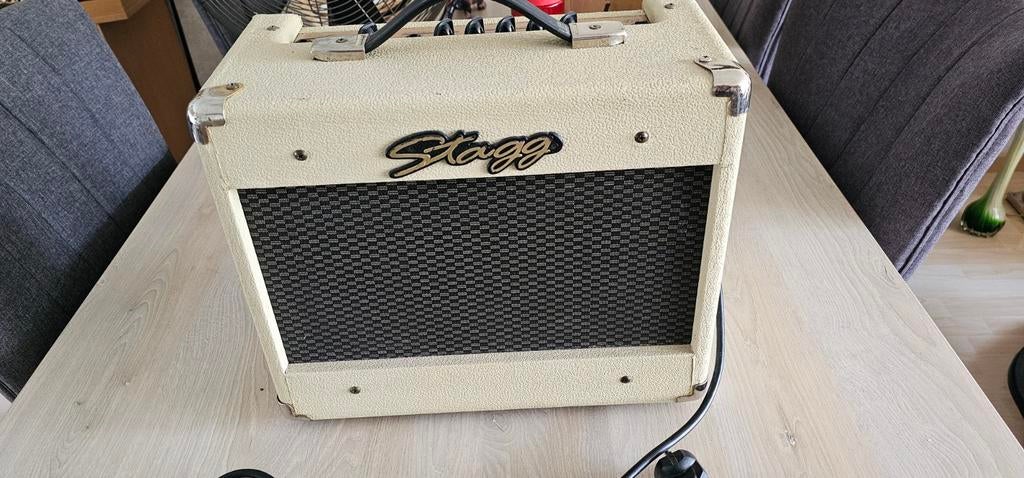 te koop versterkertje, Muziek en Instrumenten, Versterkers | Bas en Gitaar, Ophalen of Verzenden, Gebruikt, Minder dan 50 watt