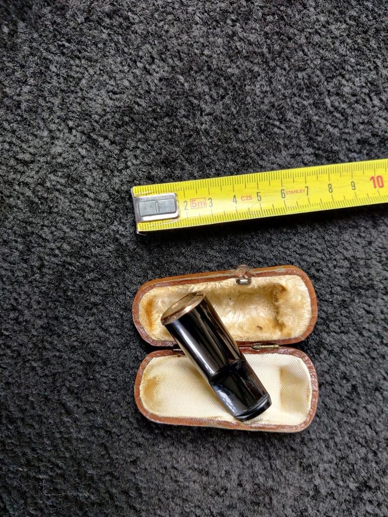 Vintage sigarenmondstuk in leren etui, Verzamelen, Rookartikelen, Aanstekers en Luciferdoosjes, Ophalen of Verzenden, Gebruikt