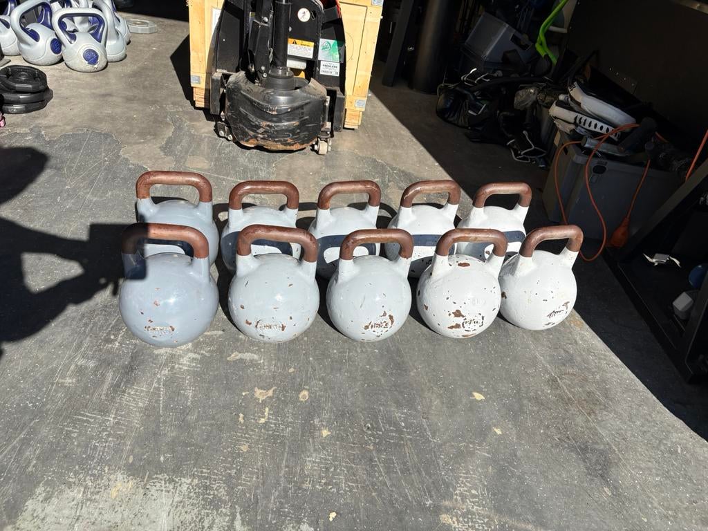 Competition kettlebells 2 x 8-24 kg incl gewichten rek, Gebruikt, Incl rek, Kettlebell, Competition kettlebells