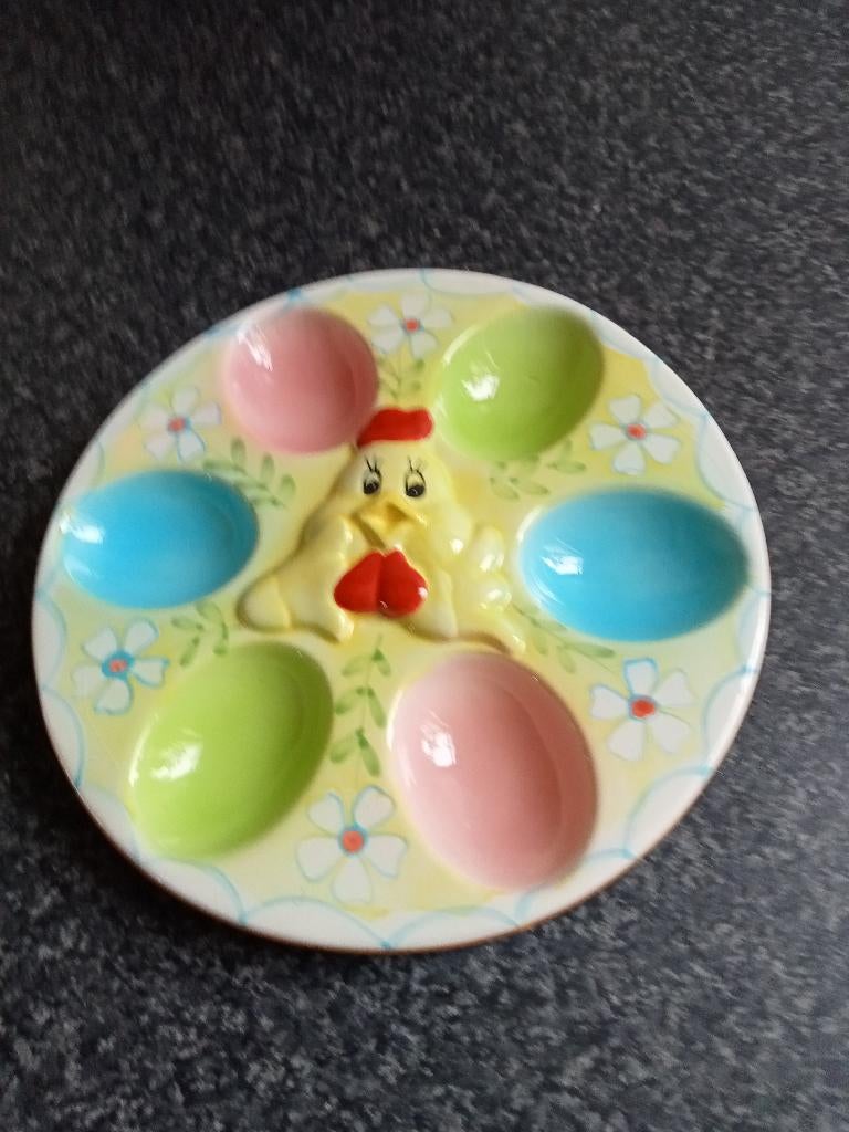 PASEN: prachtig keramisch bord voor 6 eieren met geel kipje, Ophalen of Verzenden, Aardewerk, Overige stijlen, Bord(en)