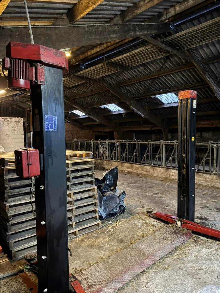 Koni hefbrug 2 kolom, 2 ton, Ophalen, Gebruikt