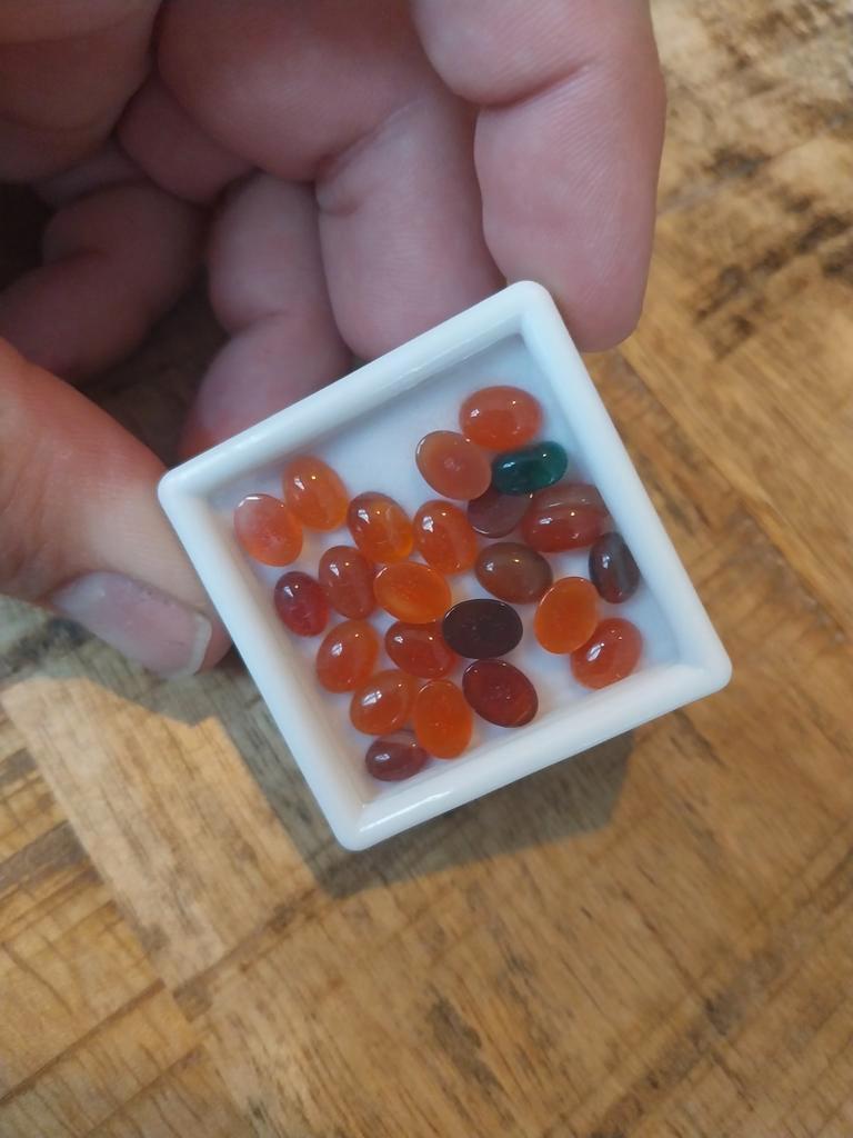 Doosje met ovale carneool cabochons klein, Ophalen of Verzenden, Nieuw