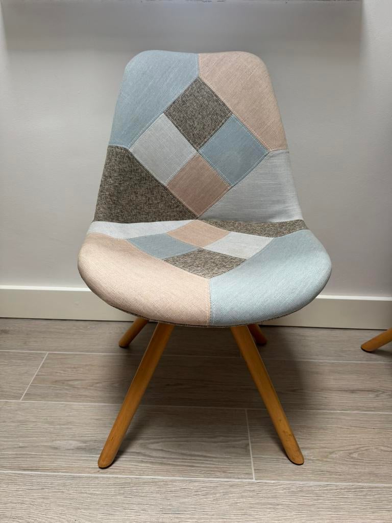 2 eetkamerstoelen, Ophalen of Verzenden, Zo goed als nieuw, Minder dan 75 cm, 50 tot 75 cm