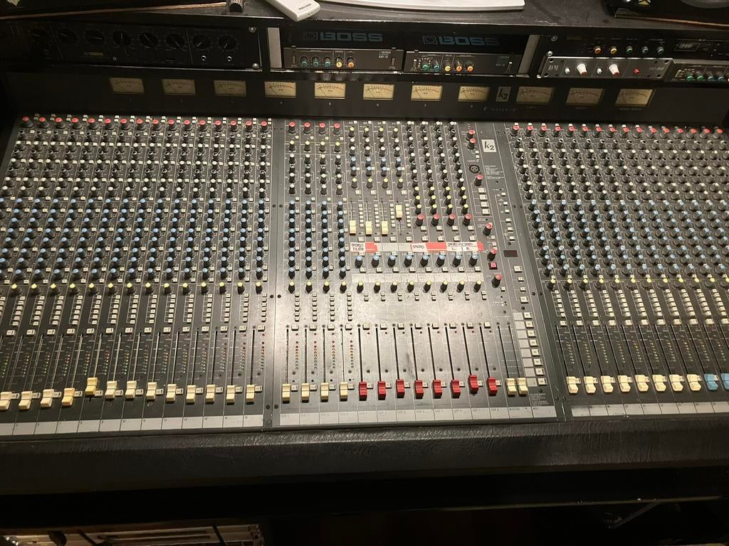 Soundcraft k2 mengpaneel 32x8x8 meterbrug /voeding izgst, Ophalen of Verzenden, Zo goed als nieuw, 20 kanalen of meer