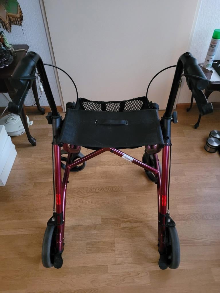 Rollator showroommodel, Ophalen, Zo goed als nieuw