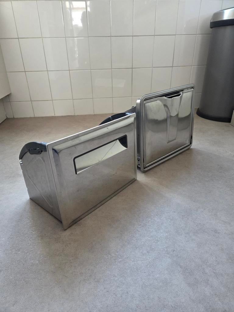 2x Afklopbak / Uitklopbak voor koffiedik, Zilver, Ophalen of Verzenden, Metaal, Overige typen