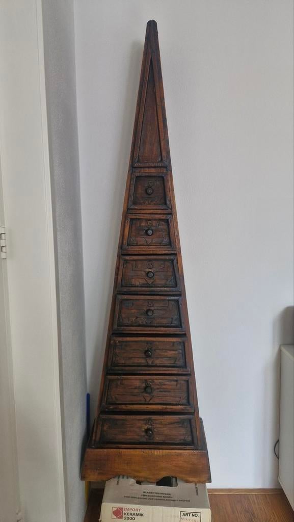 Unieke Afrikaanse piramidevormige ladenkast, Ophalen