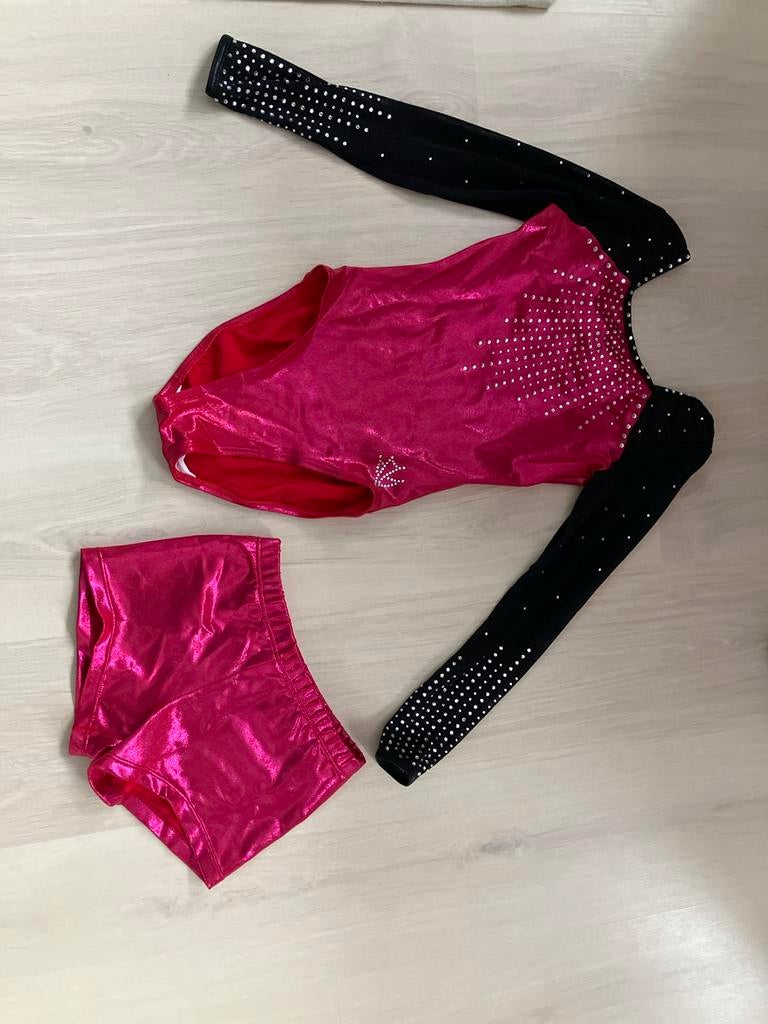 Turnpakje met lange mouwen en bijpassend broekje, Overige typen, Ophalen of Verzenden, Zo goed als nieuw, Roze