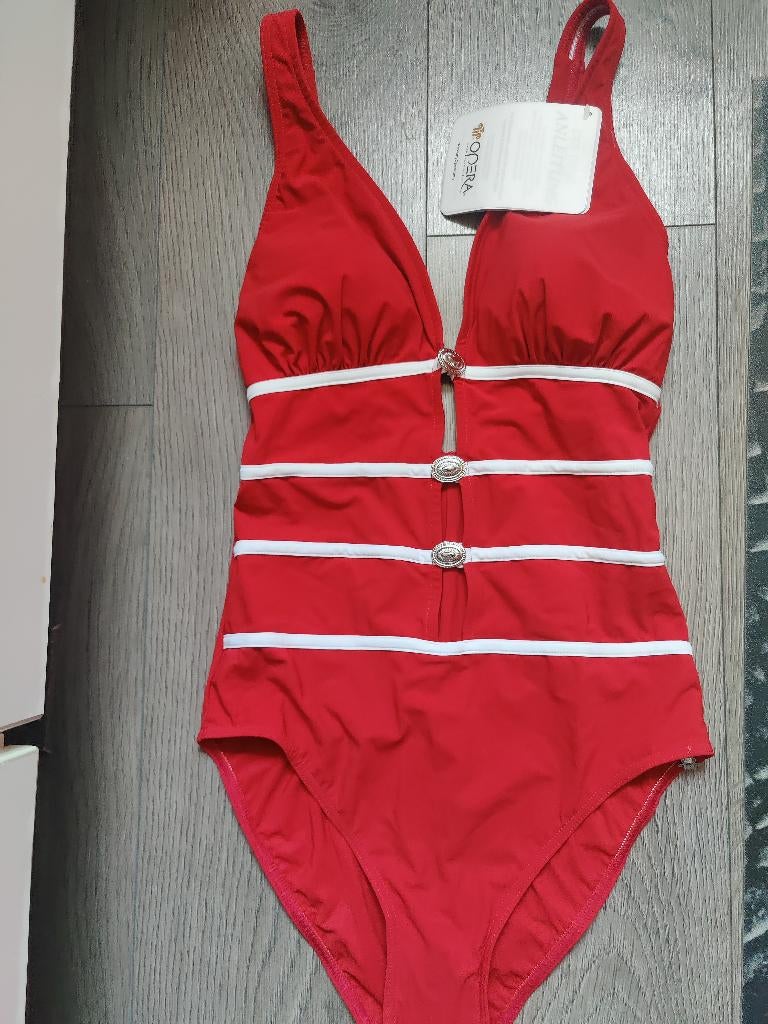 opera  rood badpak  maat 38 D twv 125 euro splinternieuw, Ophalen of Verzenden, Nieuw, Rood, Badpak