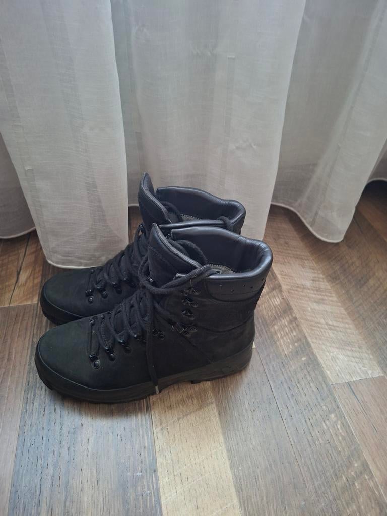 Meindl Maat 40, Zwart, Zo goed als nieuw, Wandelschoenen, Ophalen of Verzenden