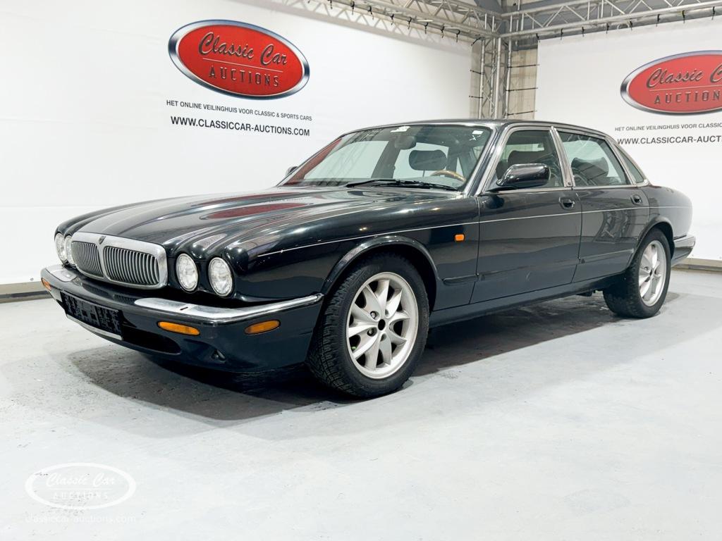 Jaguar XJ8 4.0 Sovereign  - ONLINE AUCTION, Auto's, Automaat, Gebruikt, Overige modellen, Zwart