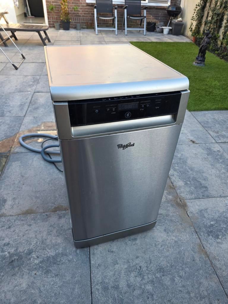 Whirlpool kapotte (DEFECT)vrijstaande vaatwasser - Zilver, Witgoed en Apparatuur, Vaatwasmachines, Ophalen, Gebruikt, Minder dan 10 liter