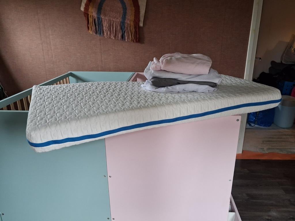 Aerosleep matras met 4 hoeslakens, Ophalen, Zo goed als nieuw, Ledikant