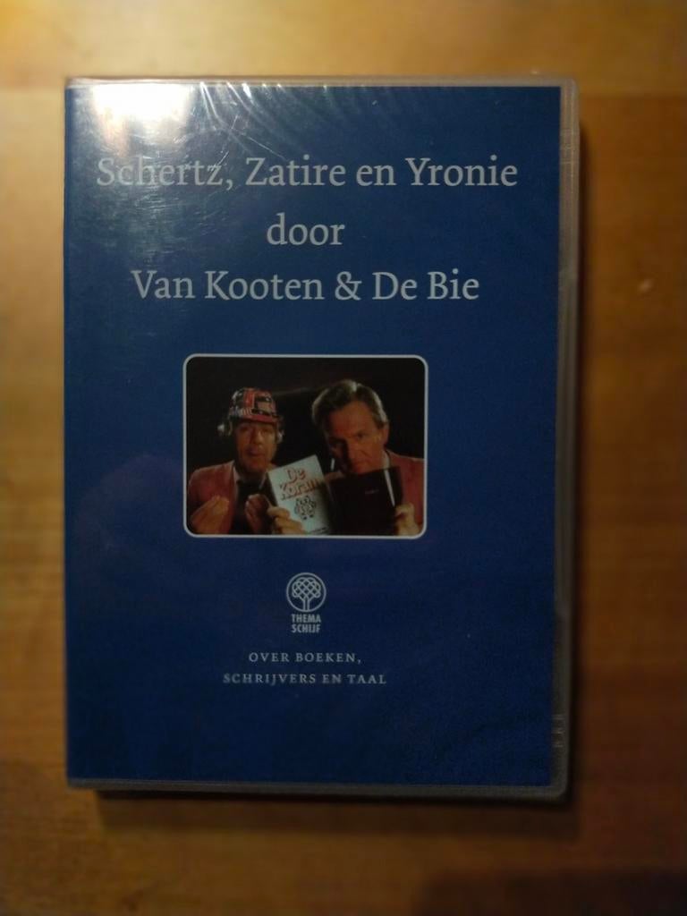 Schertz, Zatire & Yronie door Van Kooten en De Bie (geseald), Alle leeftijden, Ophalen of Verzenden, Nieuw in verpakking, Overige genres