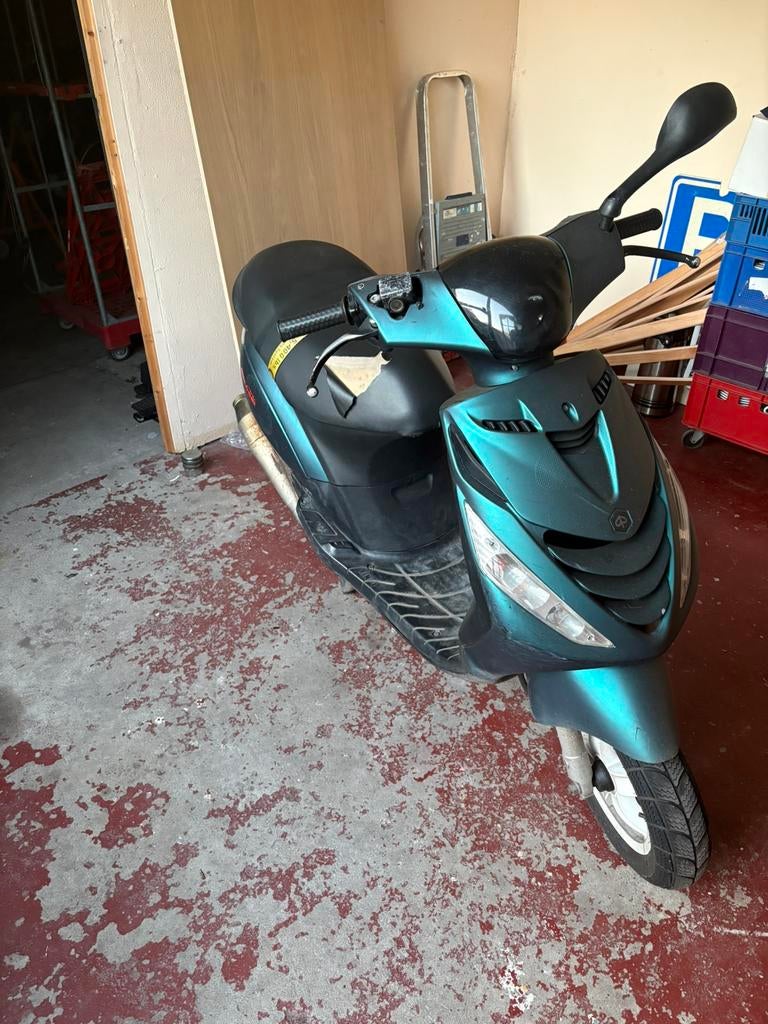 Piaggio zip 80cc, Fietsen en Brommers, Scooters | Piaggio, Ophalen, Zo goed als nieuw, Benzine, Zip