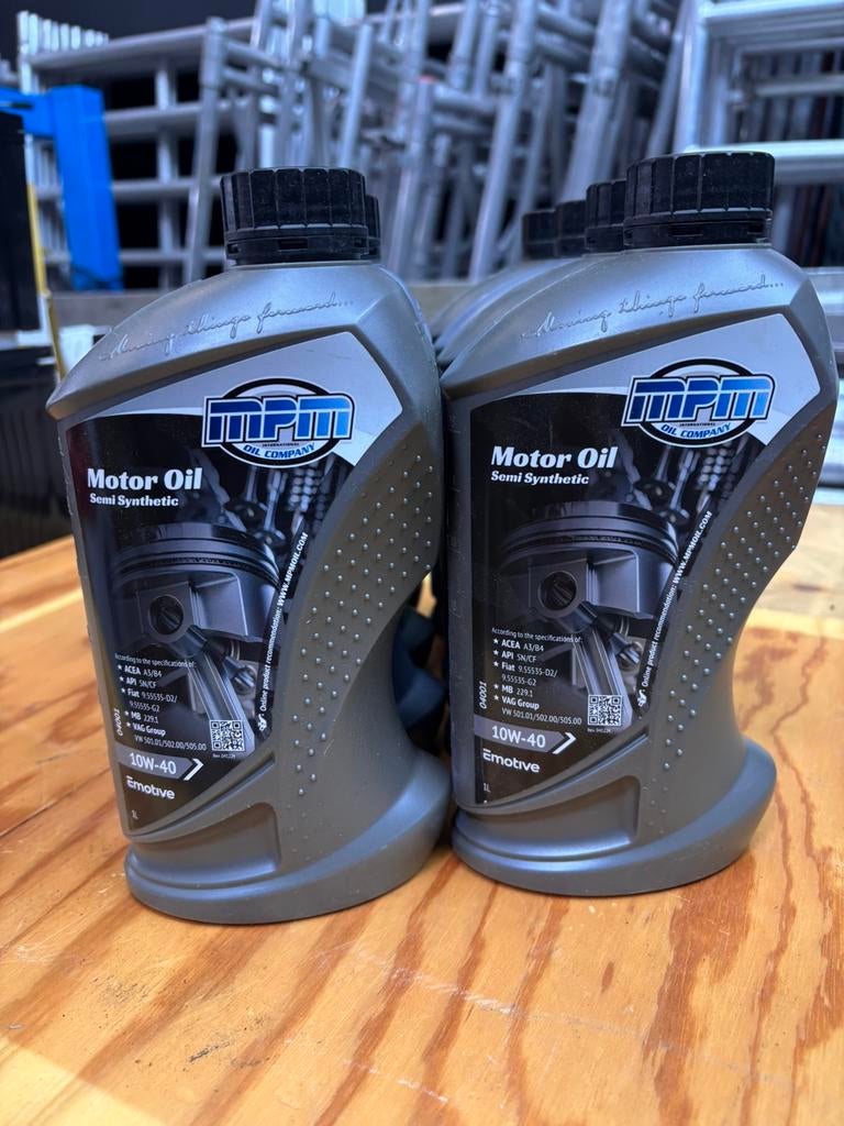 8 liter 10W40 olie MPM semi synthetic nieuw, Ophalen