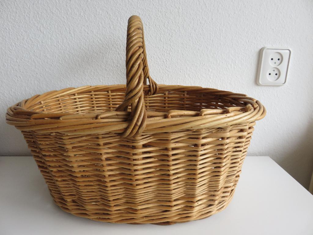 Grote boodschappenmand van wilgenteen (rieten), Huis en Inrichting, Woonaccessoires | Schalen en Manden, Zo goed als nieuw, Mand
