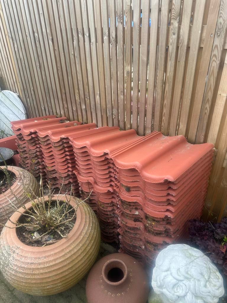 Gratis af te halen: Nieuwe en Gebruikte dakpannen, Ophalen, Gebruikt, Steen of Klei, 15 m² of meer