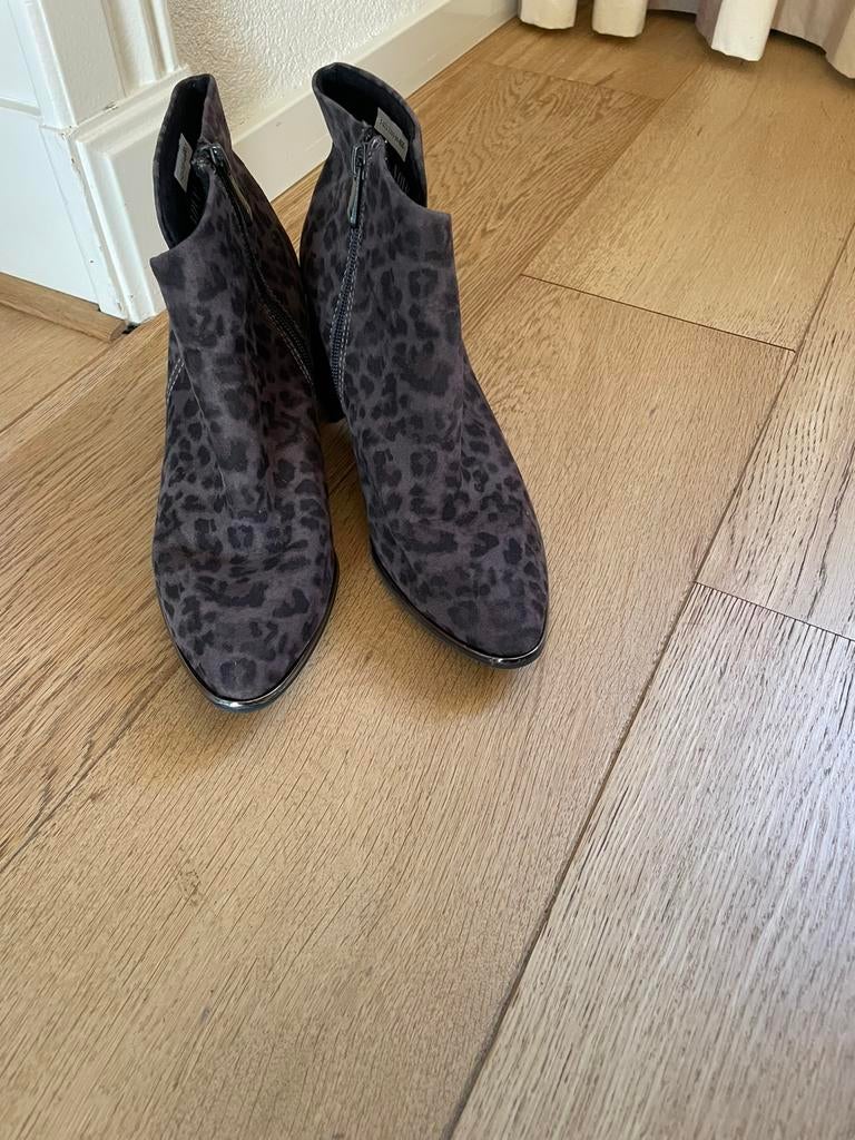 Nova enkellaarsjes 40, Kleding | Dames, Schoenen, Ophalen of Verzenden, Zo goed als nieuw, Zwart