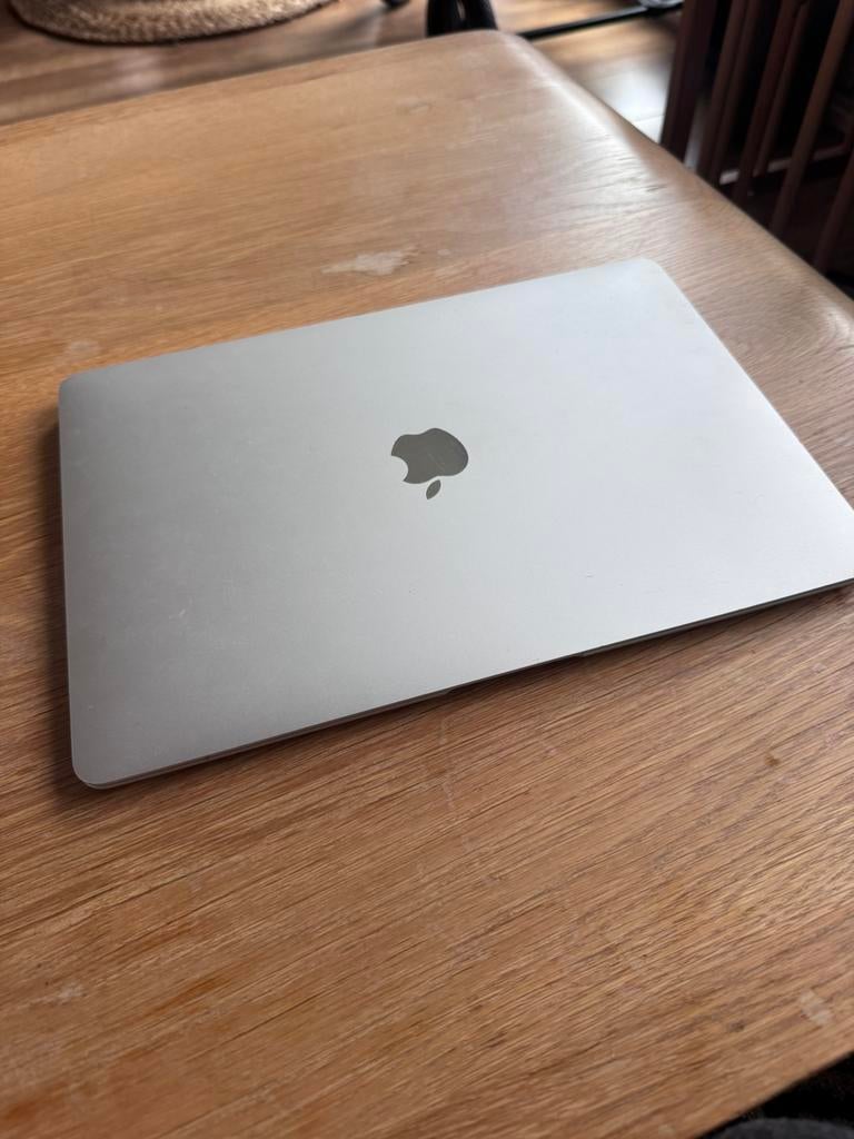 Apple MacBook Air 2020 13” – i3 Dual Core – 8GB RAM – 256GB, 256 GB, Qwerty, 8 GB, 13 inch