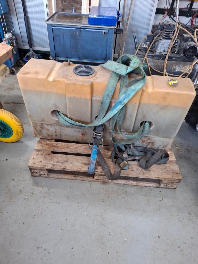 Dieseltank met inhoud, Ophalen of Verzenden, Gebruikt, Universele onderdelen