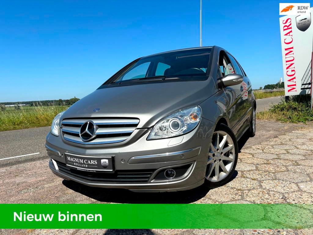 Mercedes-Benz B-klasse 200 Turbo AUTOMAAT AIRCO XENON PANO N, Gebruikt, 4 cilinders, 400 kg, Leder en Stof