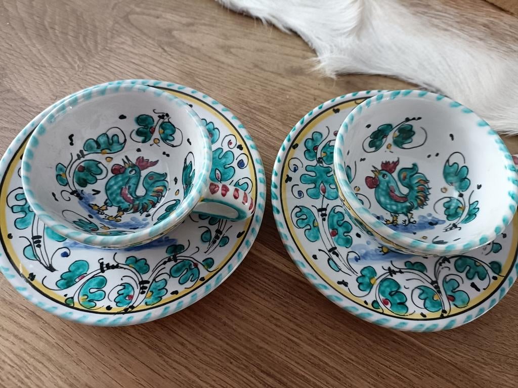 Set van 2 handgeschilderde Etrusca Deruta espressokopjes, Antiek en Kunst, Antiek | Servies los, Ophalen