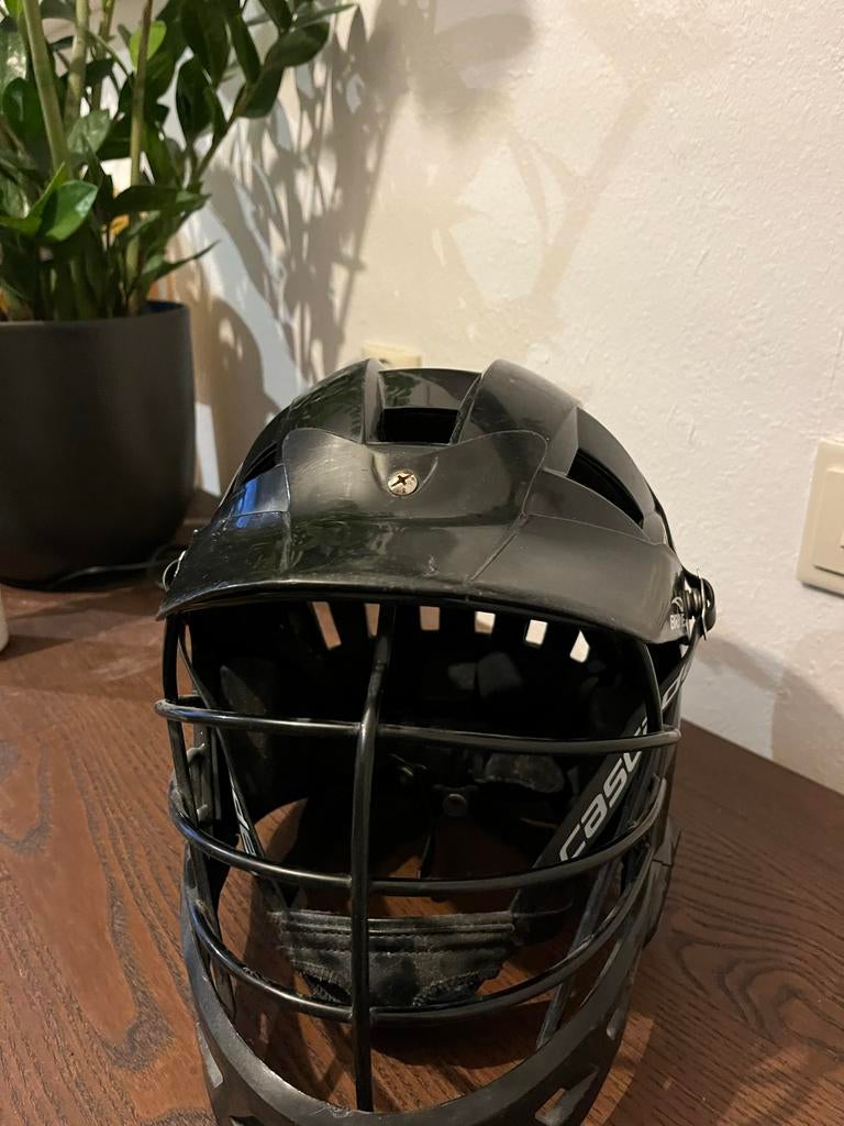Zwarte lacrosse helm, Sport en Fitness, Ophalen of Verzenden, Gebruikt