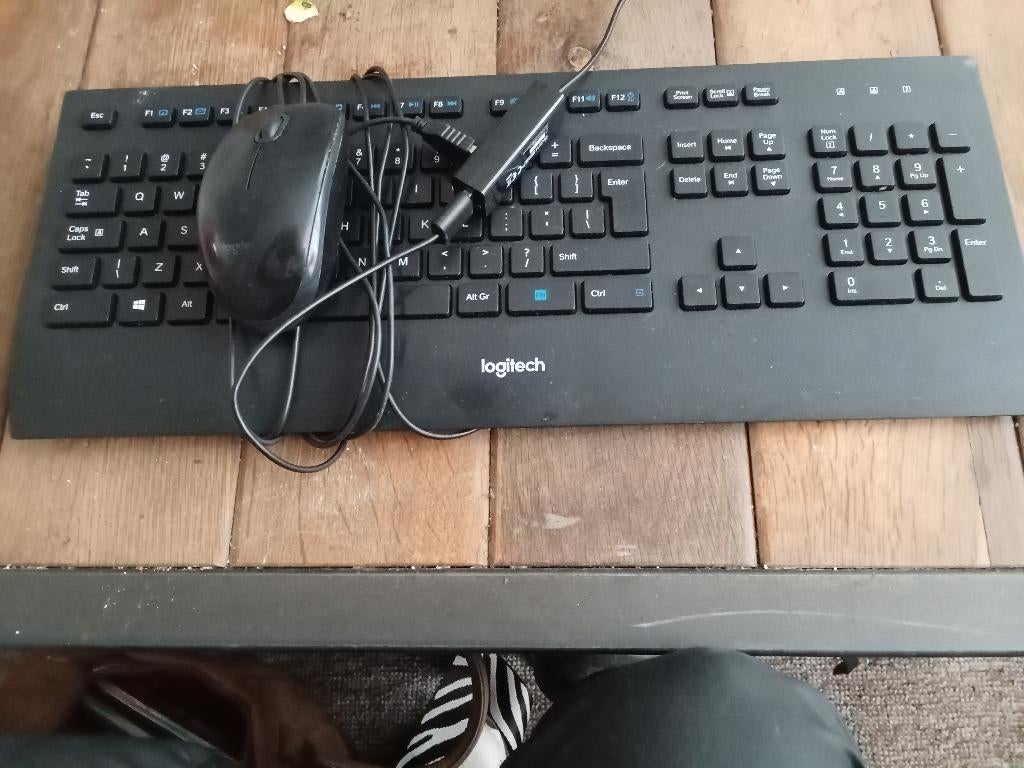 Te koop toetsenbord met muis, Ophalen, Zo goed als nieuw, Toetsenbord en muis-set