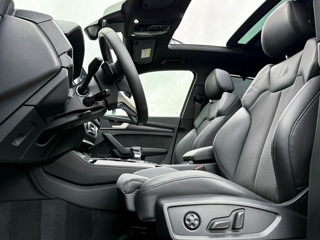 Audi Q5 55TFSI e 367pk Quattro Competition S Edition S-Line, Auto's, Automaat, Gebruikt, 4 cilinders, Bedrijf