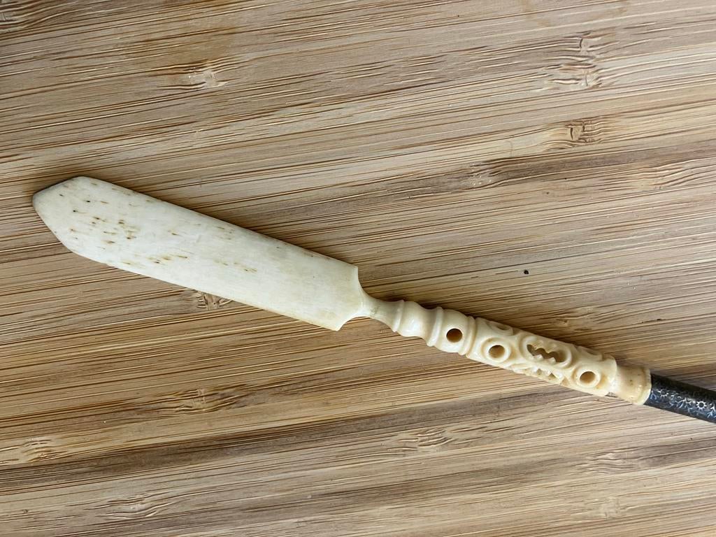 Antieke kroontjespen met bewerkt handvat, Ophalen of Verzenden