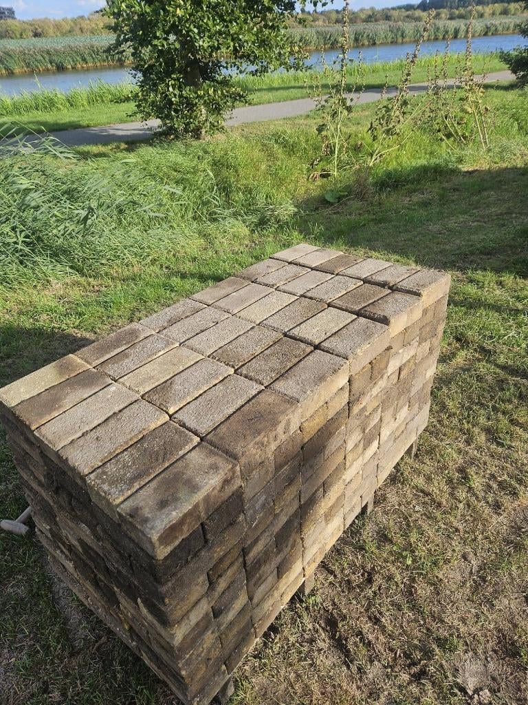 Klinkers BKK gebruikt te koop 6, 7 of 8cm dik, Gebruikt, Klinkers, Ophalen of Verzenden, 10 m² of meer