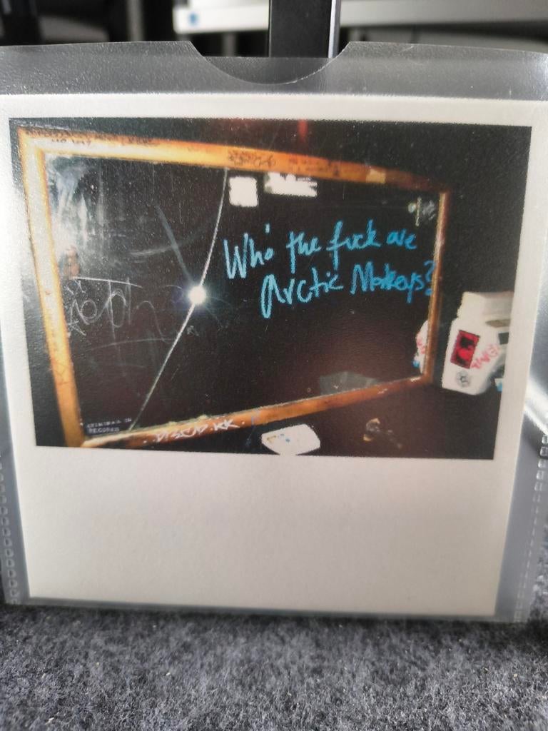 Arctic Monkeys - Who the Fuck Are Arctic Monkeys? CD, Cd's en Dvd's, Ophalen of Verzenden, Zo goed als nieuw