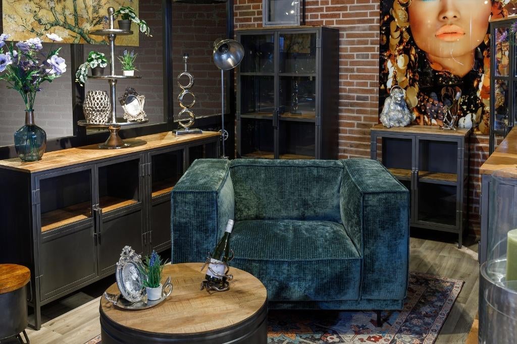 2e Paasdag Gigantische Meubel-show —Open van 08.00-17.00 uur, Met deur(en), Glas, 100 tot 150 cm, Nieuw