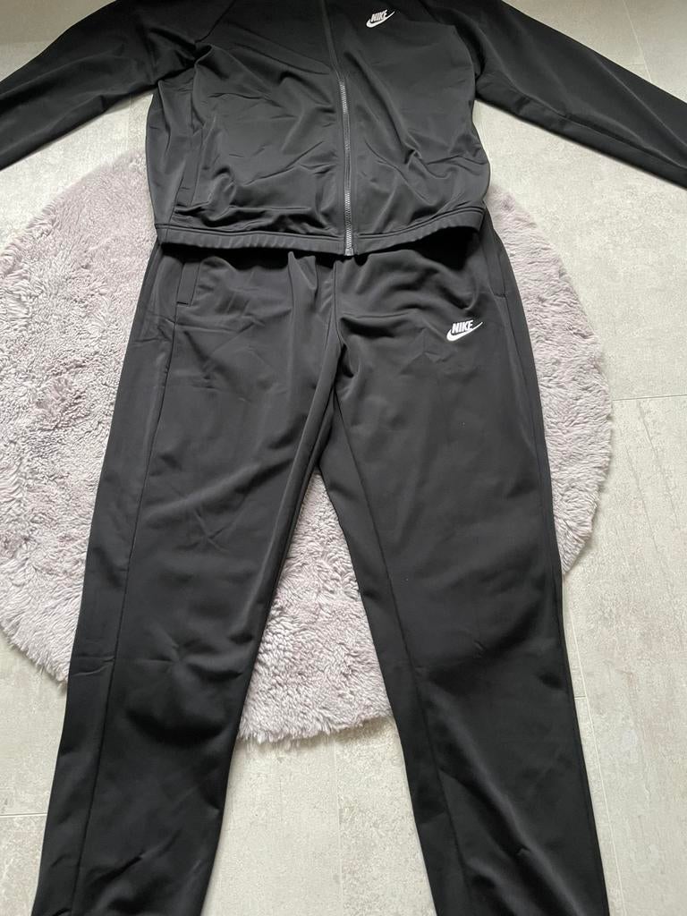Nike Trainingspak Maat L Orgineel, Ophalen of Verzenden, Zo goed als nieuw, Maat 52/54 (L), Zwart