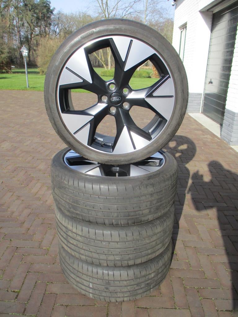 NIEUW Orig. Ford Puma 19 inch velgen zomer tpms ST 2026, Auto-onderdelen, Banden en Velgen, Banden en Velgen, Nieuw, Personenwagen