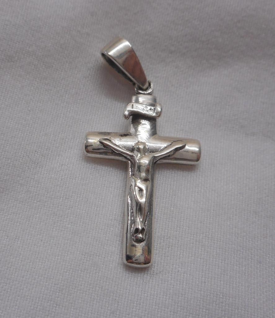 Zilveren kruis hanger met Jezus nr.124, Verzenden, Zo goed als nieuw, Kruis of Symbool, Zilver