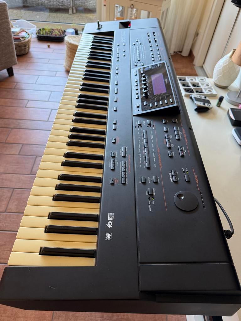 Roland G-1000 Arranger Keyboard - Professioneel Werkstation, Ophalen, Gebruikt, Roland, Aanslaggevoelig