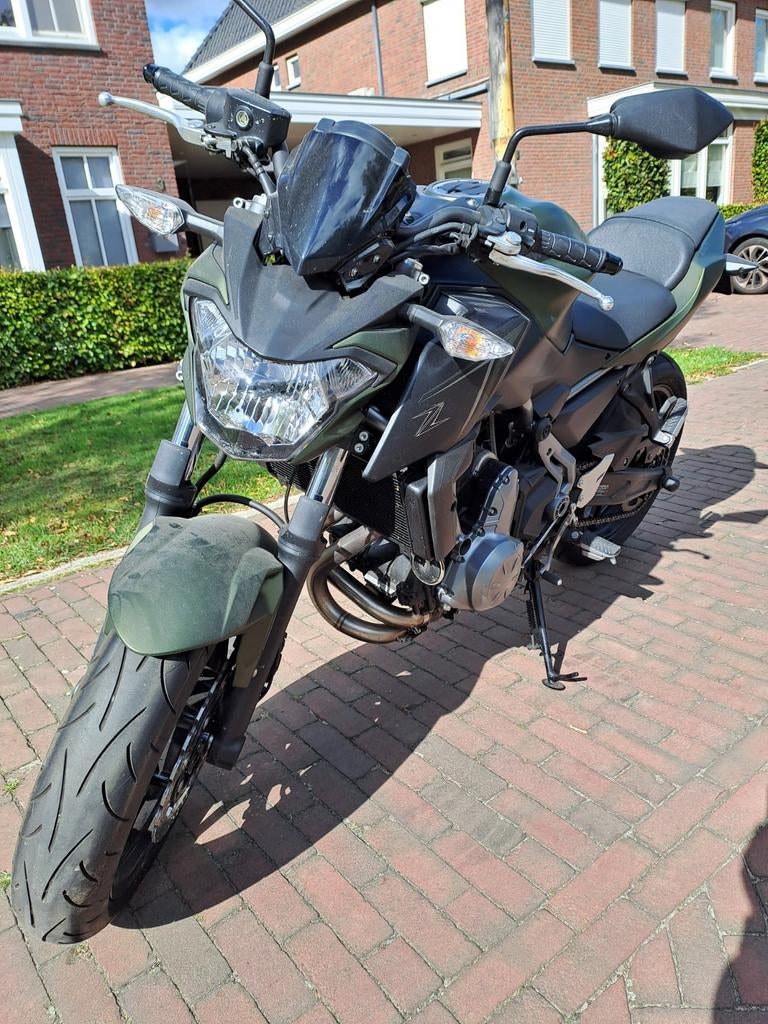 Kawasaki Z650 Army Green - weinig km, Particulier, Meer dan 35 kW, Sportuitlaat, Naked bike