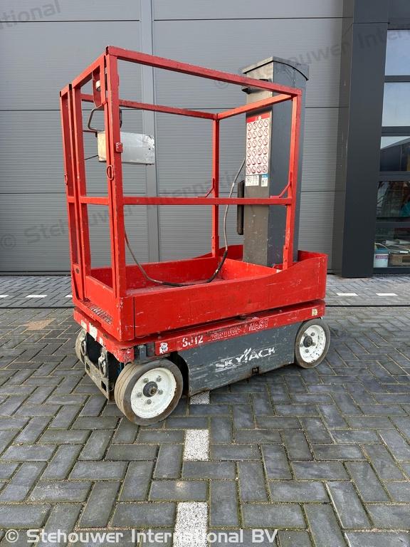 Skyjack SJ12 mast hoogwerker orderpicker masthoogwerker, Skyjack Eu, Infoeurope@skyjack.com, Ringlaan 2
9850  Nevele, BE