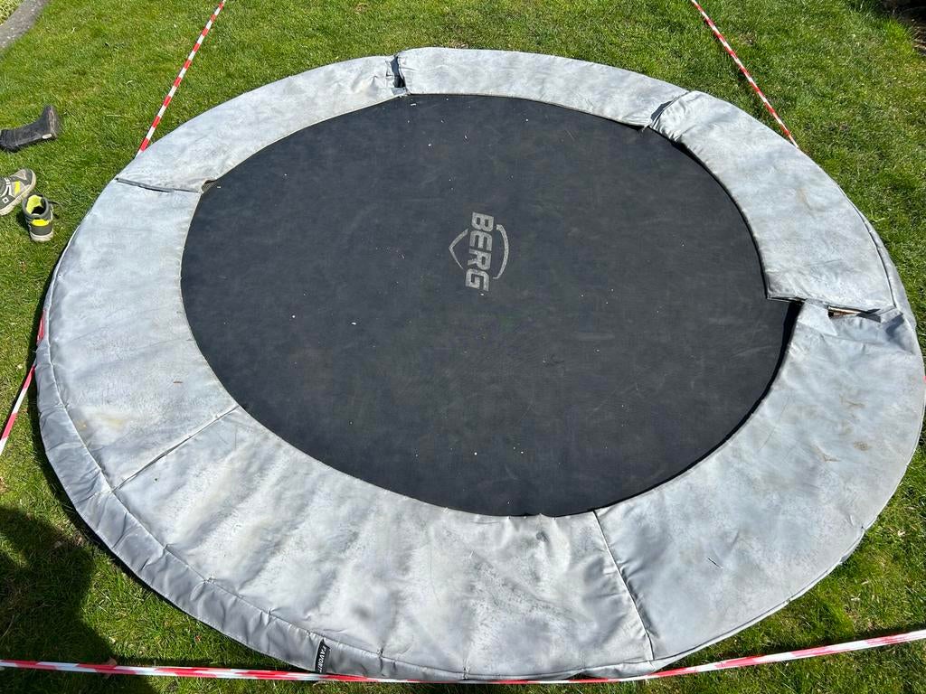 Trampoline Berg 270 cm, Kinderen en Baby's, Speelgoed | Buiten | Trampolines, Ophalen of Verzenden, Gebruikt