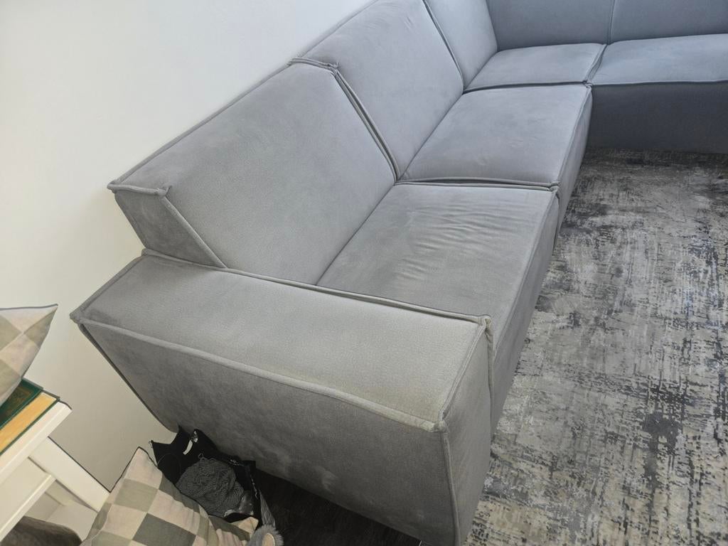 L bank, Ophalen, Zo goed als nieuw