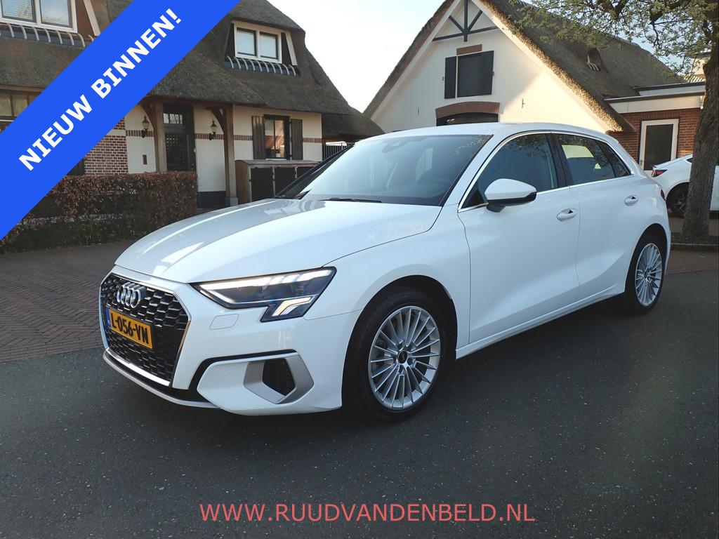 Audi A3 Sportback 30 TFSI Advanced edition CARPLAY / LED / S, Auto's, 1195 kg, Gebruikt, Euro 6, Wit