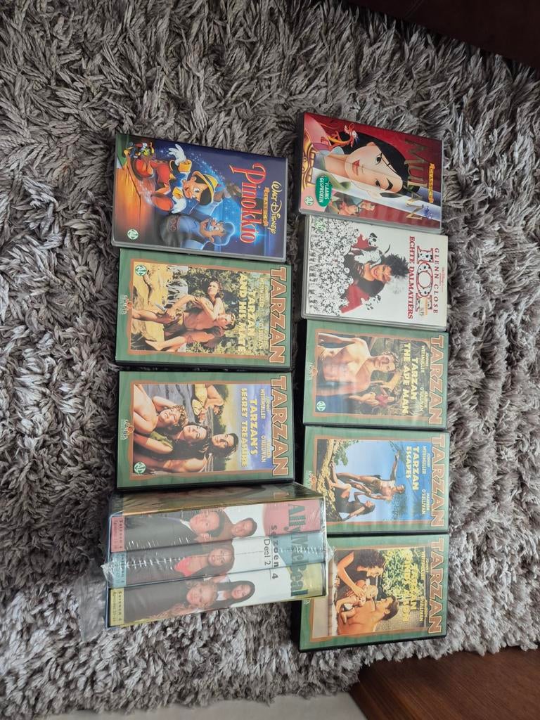 11 videobanden: Disney, Tarzan, 101 Dalmatiërs, (20), Alle leeftijden, Ophalen, Gebruikt, Overige genres