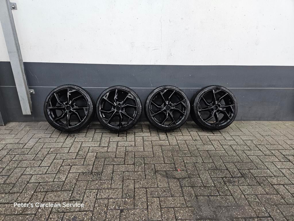 Lichtmetalen velgen met zomerbanden 235/35r18, Ophalen, 215 mm, Velg(en), Nieuw