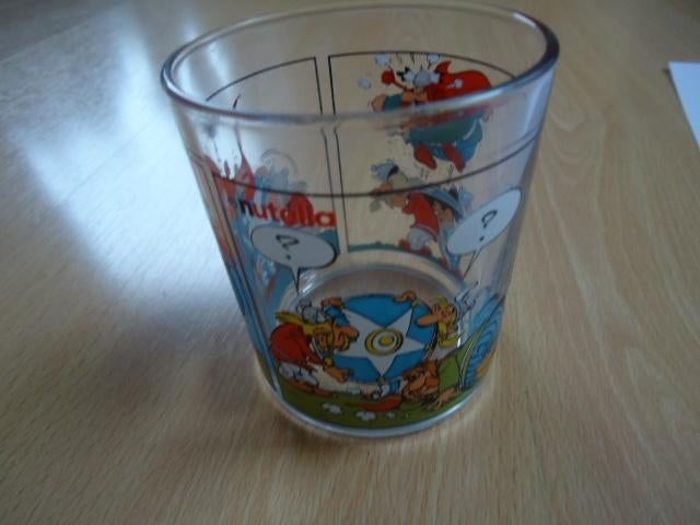 Glas met dorpshoofd Abraracourcix of Heroix, uit Asterix, Ophalen of Verzenden, Asterix en Obelix, Zo goed als nieuw, Gebruiksvoorwerp