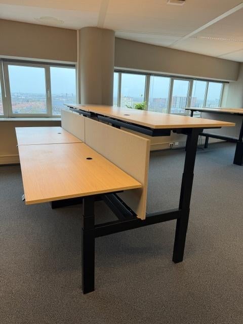 SET Elektrische zit-sta quatro-bureau, stopcontact, 5 sets, Ophalen of Verzenden, In hoogte verstelbaar, Gebruikt