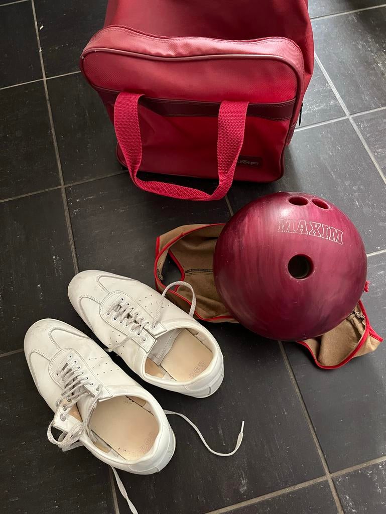 Bowling set: bowlingbal, tas en schoenen (mt 44), Ophalen, Gebruikt, Bal