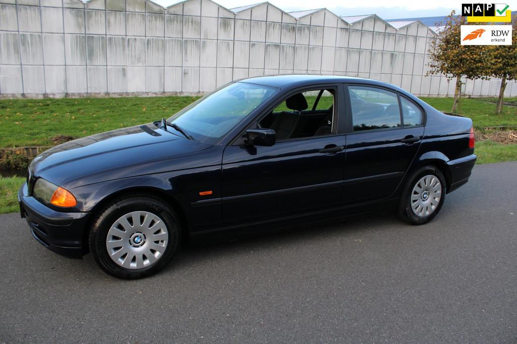 BMW 3-serie 316i Executive, Auto's, BMW, 13 km/l, Achterwielaandrijving, 4 cilinders, Blauw