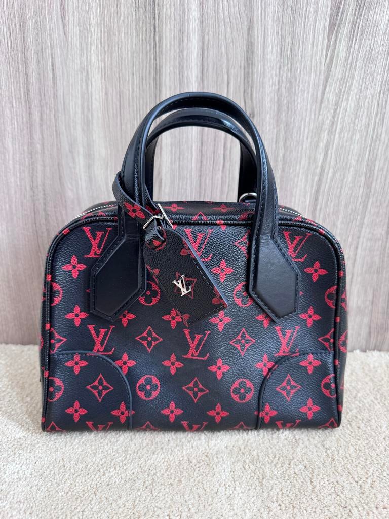 Louis Vuitton Dora Soft BB Monogram Empreinte Zwart/Rood, Ophalen of Verzenden, Zo goed als nieuw, Zwart, Handtas